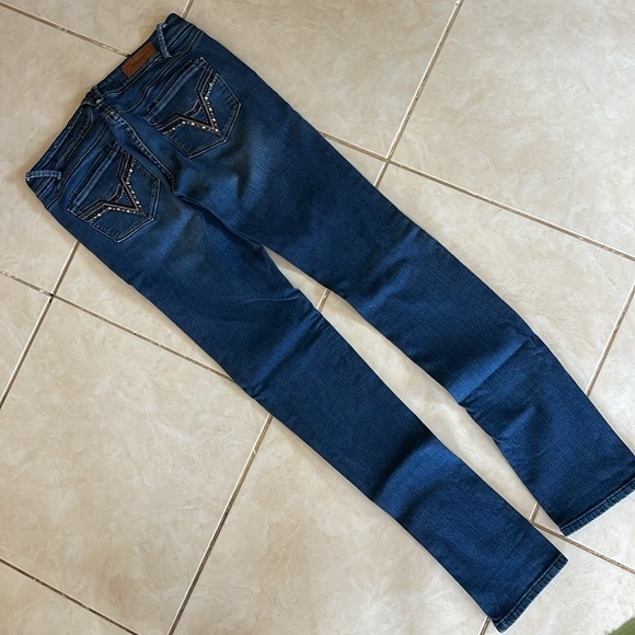 Super cute pair of vigold skinny jeans. Size 7 - Picture 5 of 10